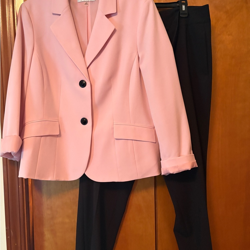 Le Suit Light Pink Blazer